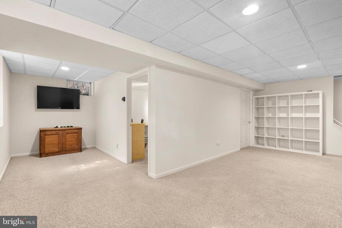 212 Ambleside Drive photo 37