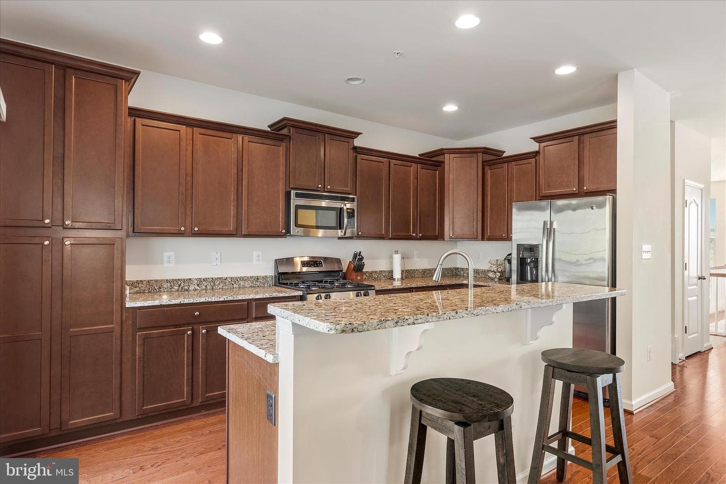 1038 Pultney Lane photo 11