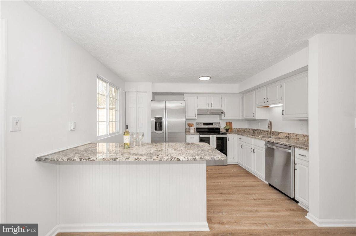 8236 Shady Nook Court photo 3