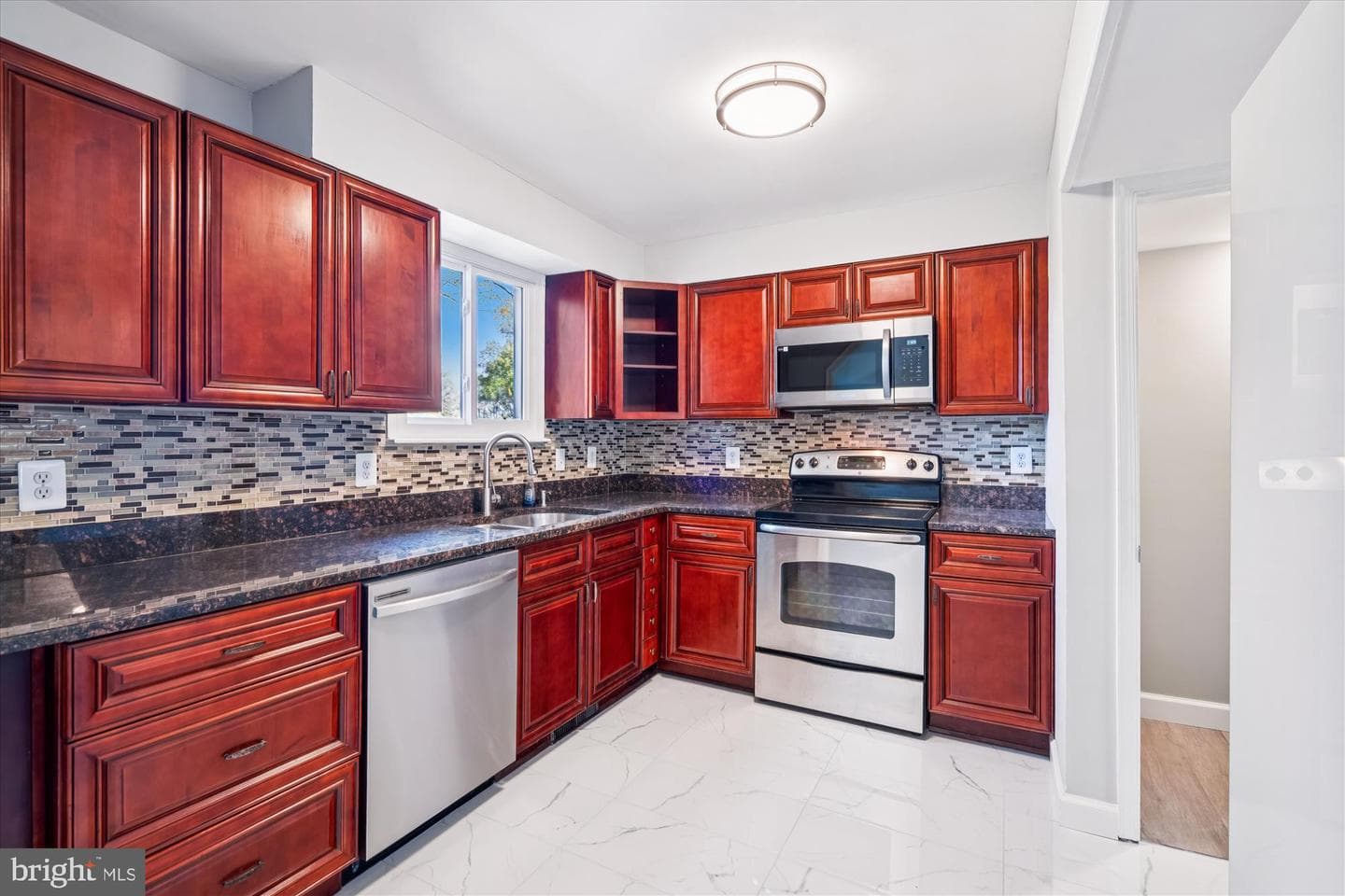1078 Brightleaf Court photo 4