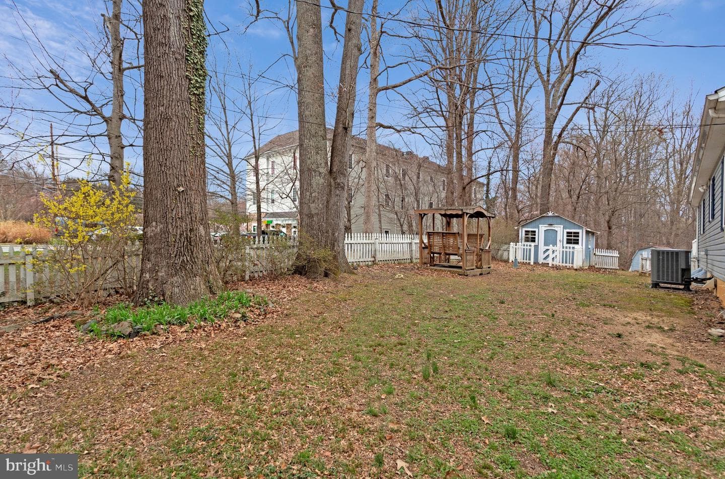 1327 Generals Highway photo 27