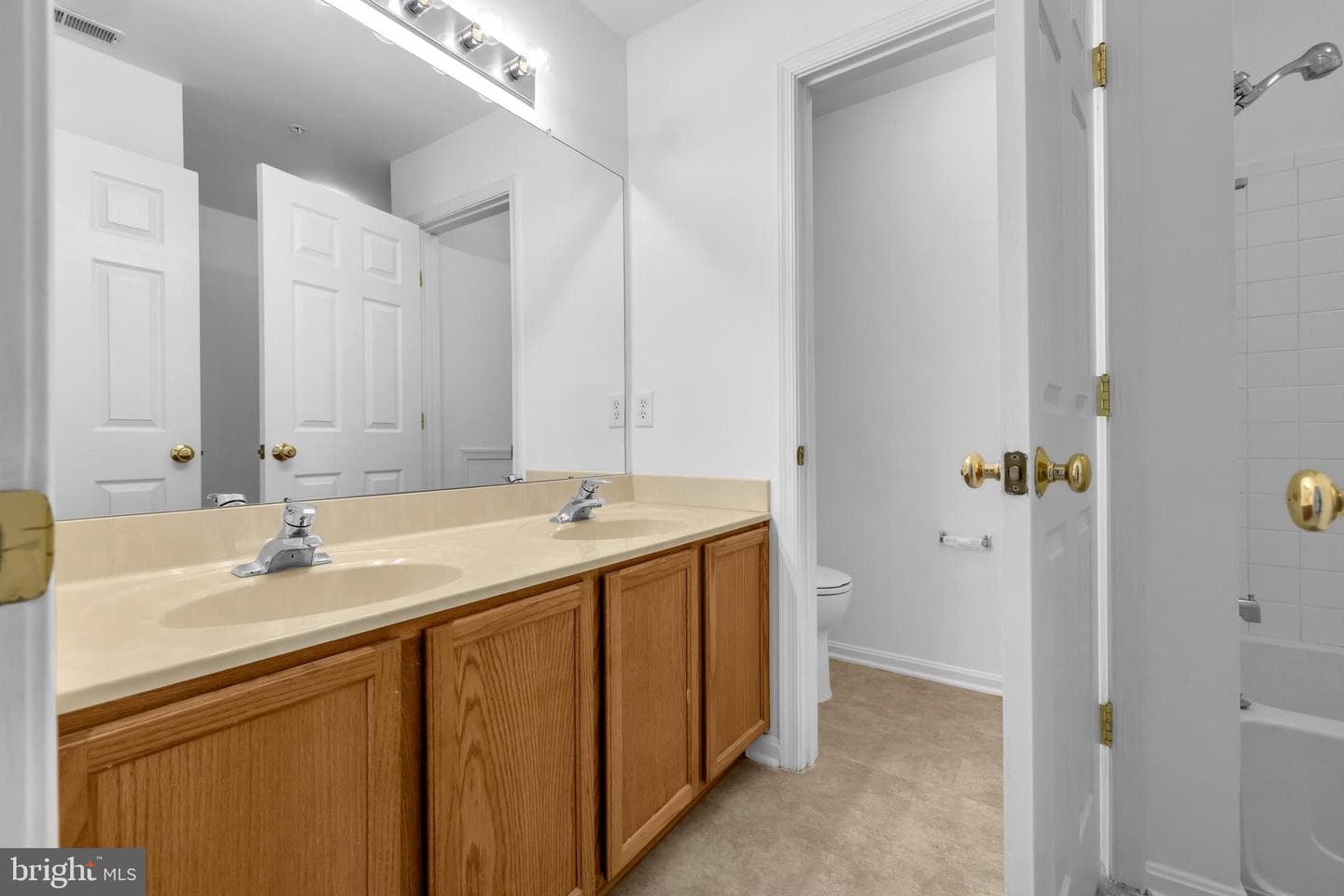 220 Arcadia Shores Circle photo 24