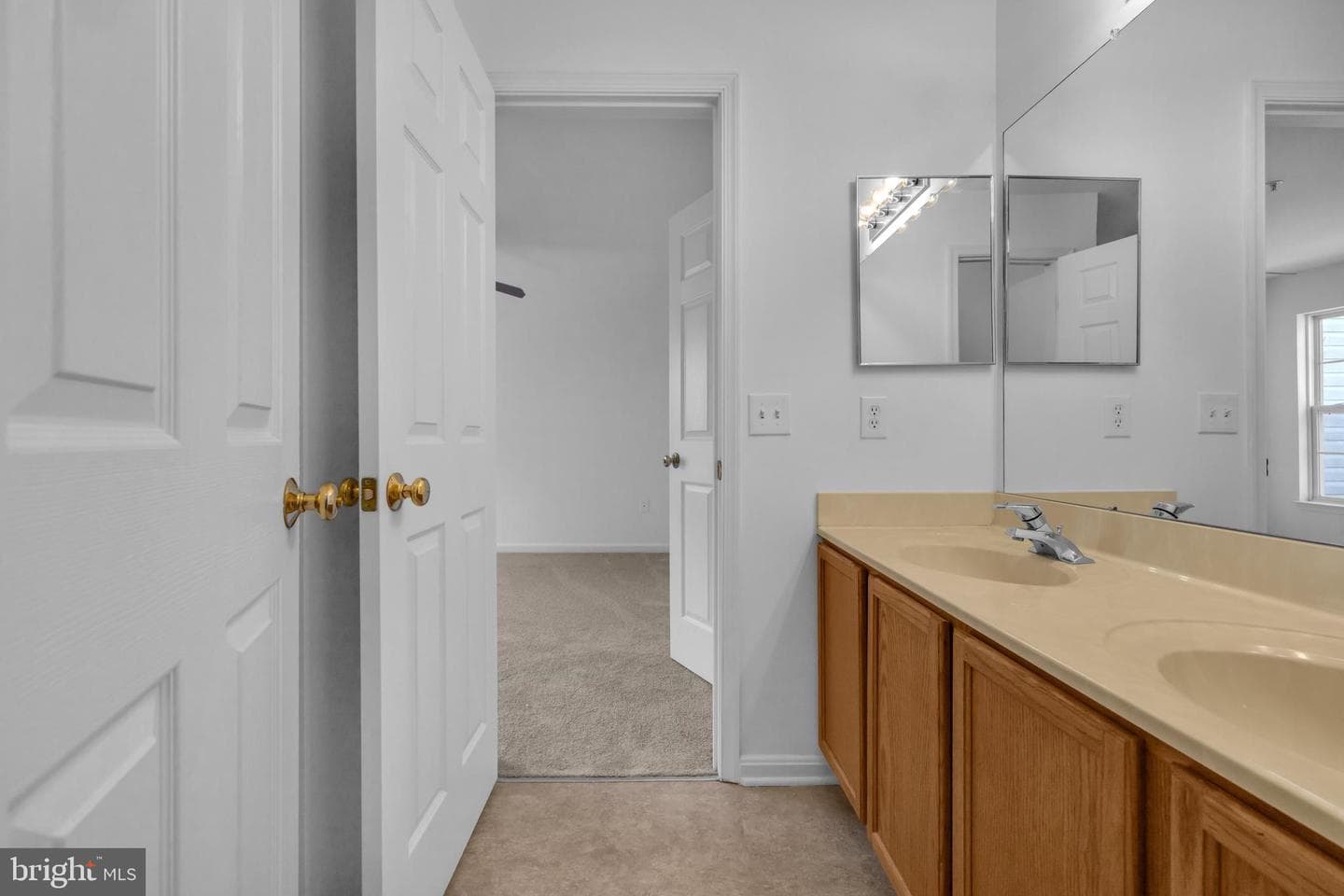 220 Arcadia Shores Circle photo 25