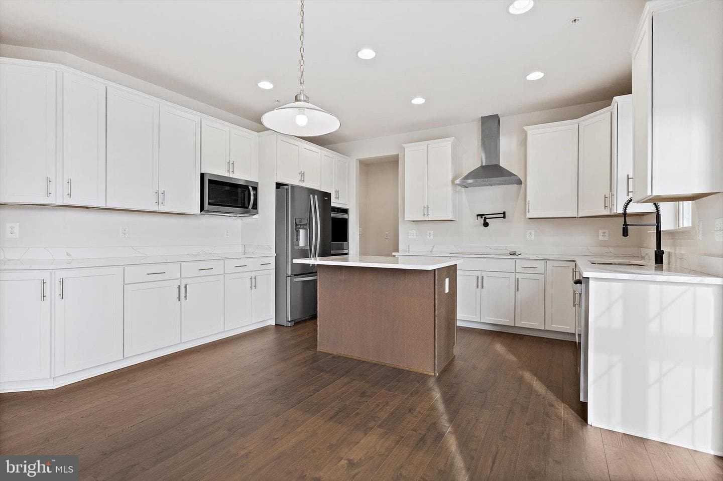 854 Imperial Road photo 3