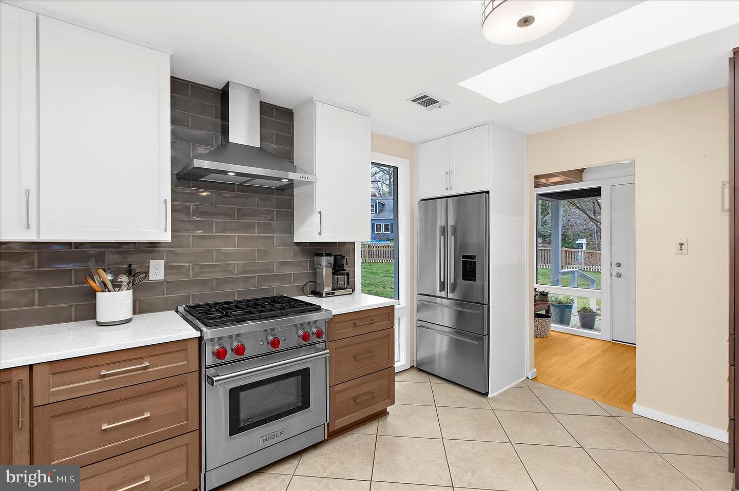 2642 Queen Anne Circle photo 10