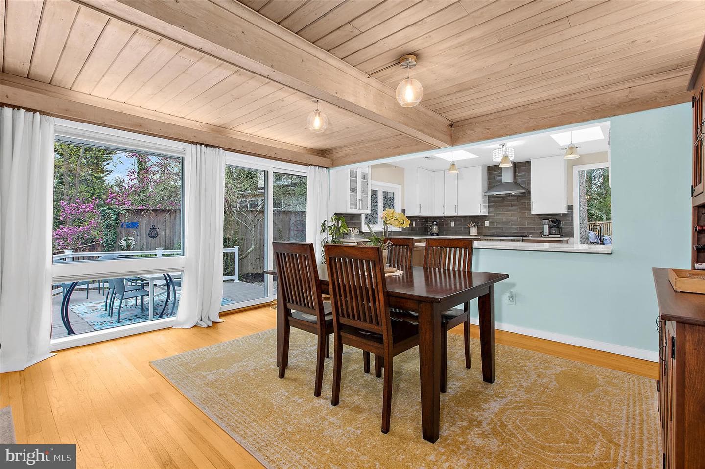 2642 Queen Anne Circle photo 12