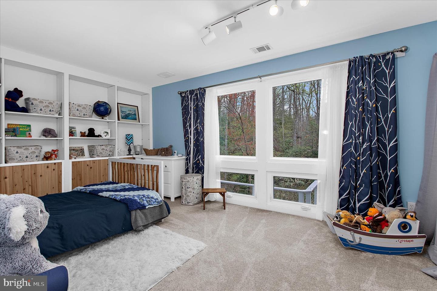 2642 Queen Anne Circle photo 28