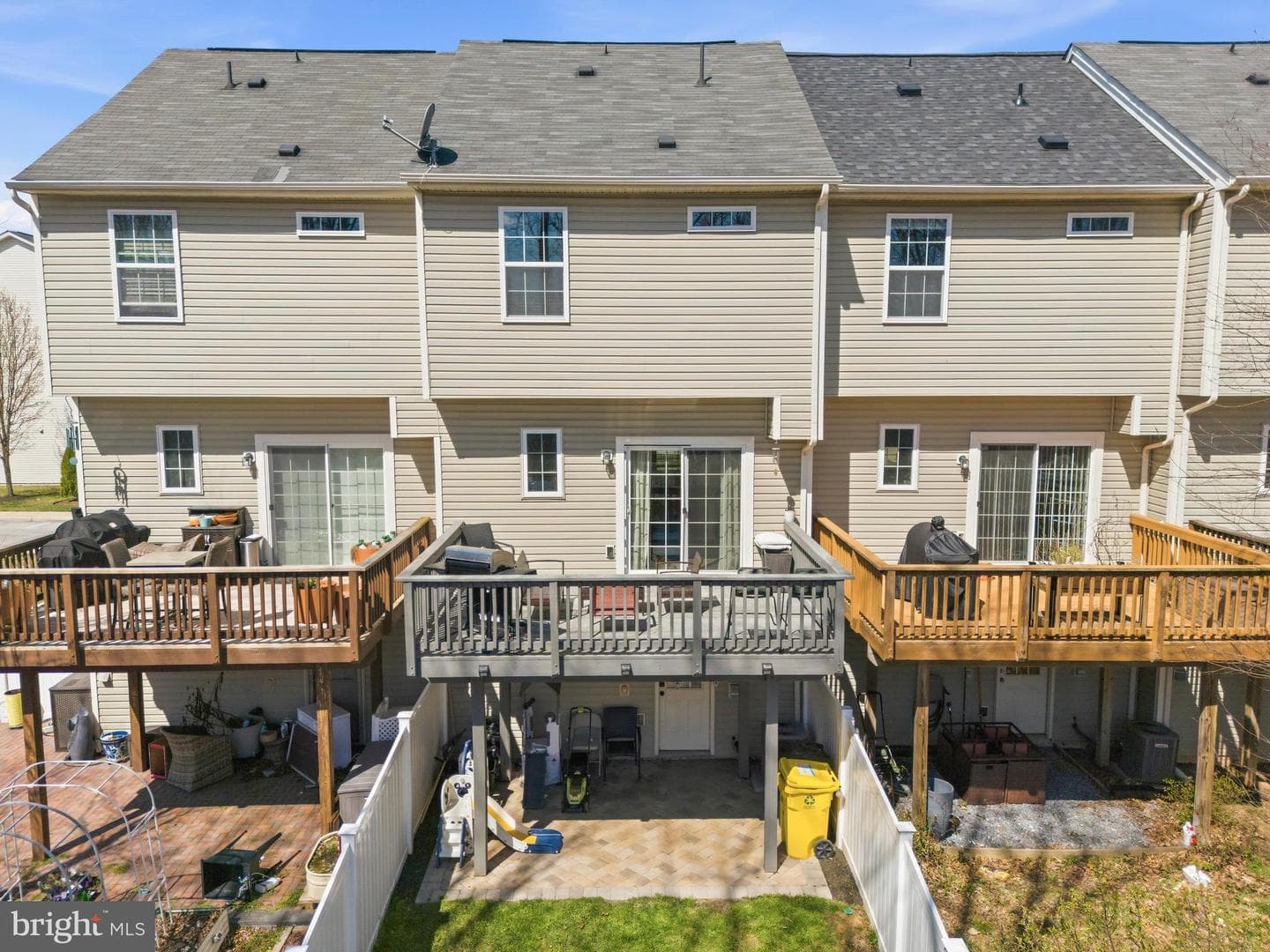 1143 Coulbourn Corner photo 2