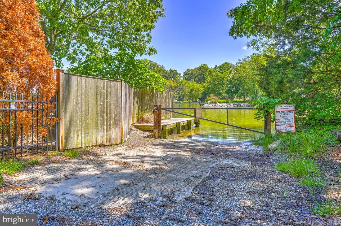 1006 Henry Avenue photo 32