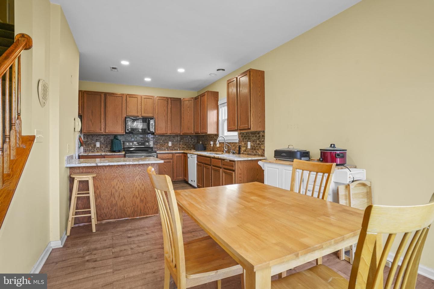 1006 Henry Avenue photo 6