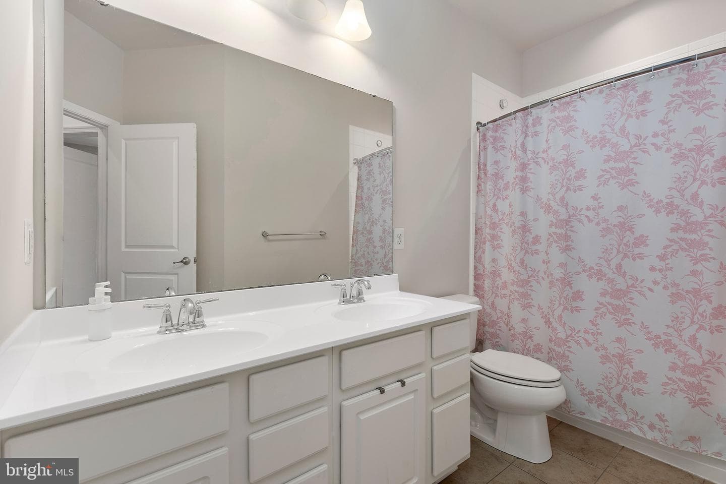 364 Chessington Drive photo 34