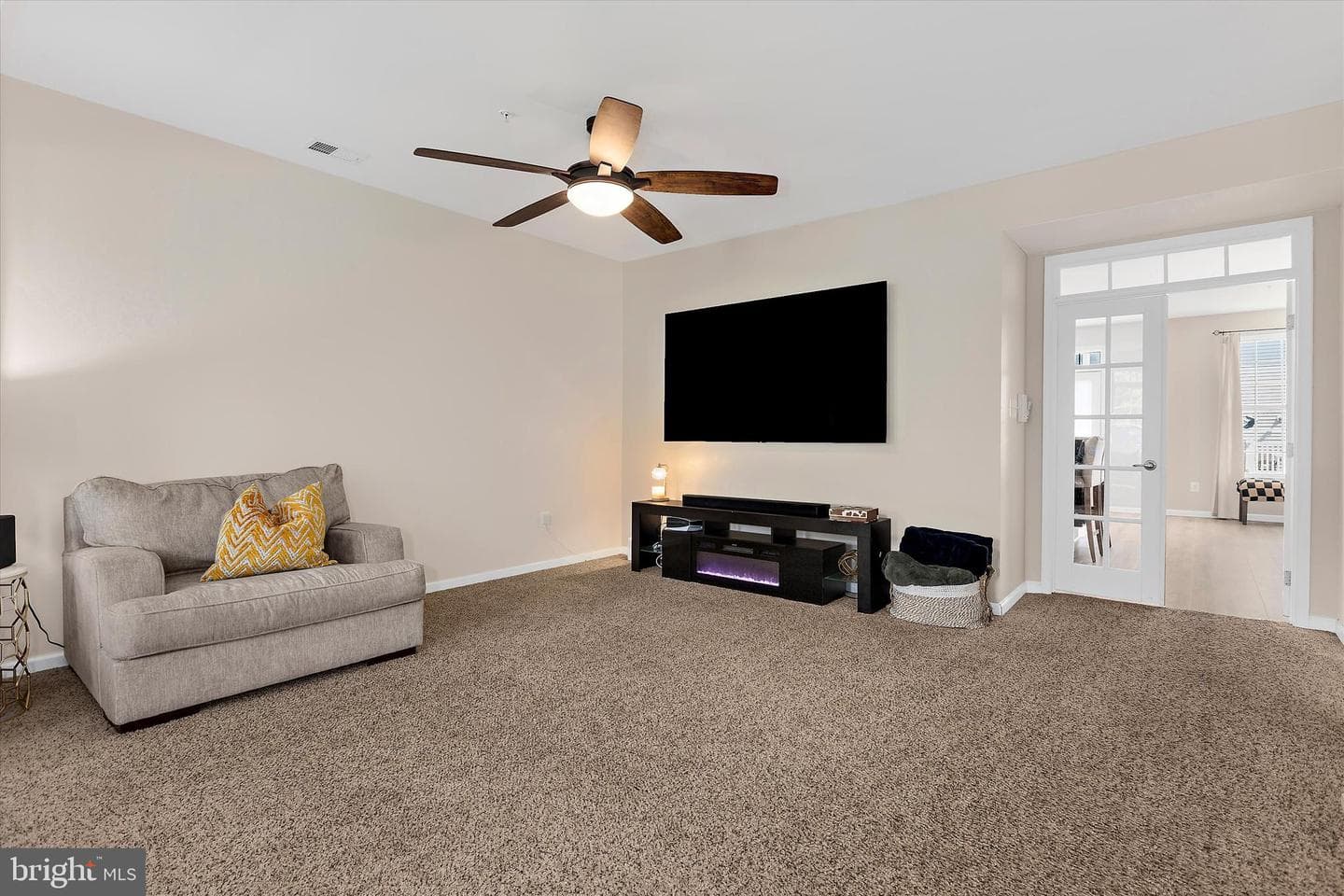 364 Chessington Drive photo 9