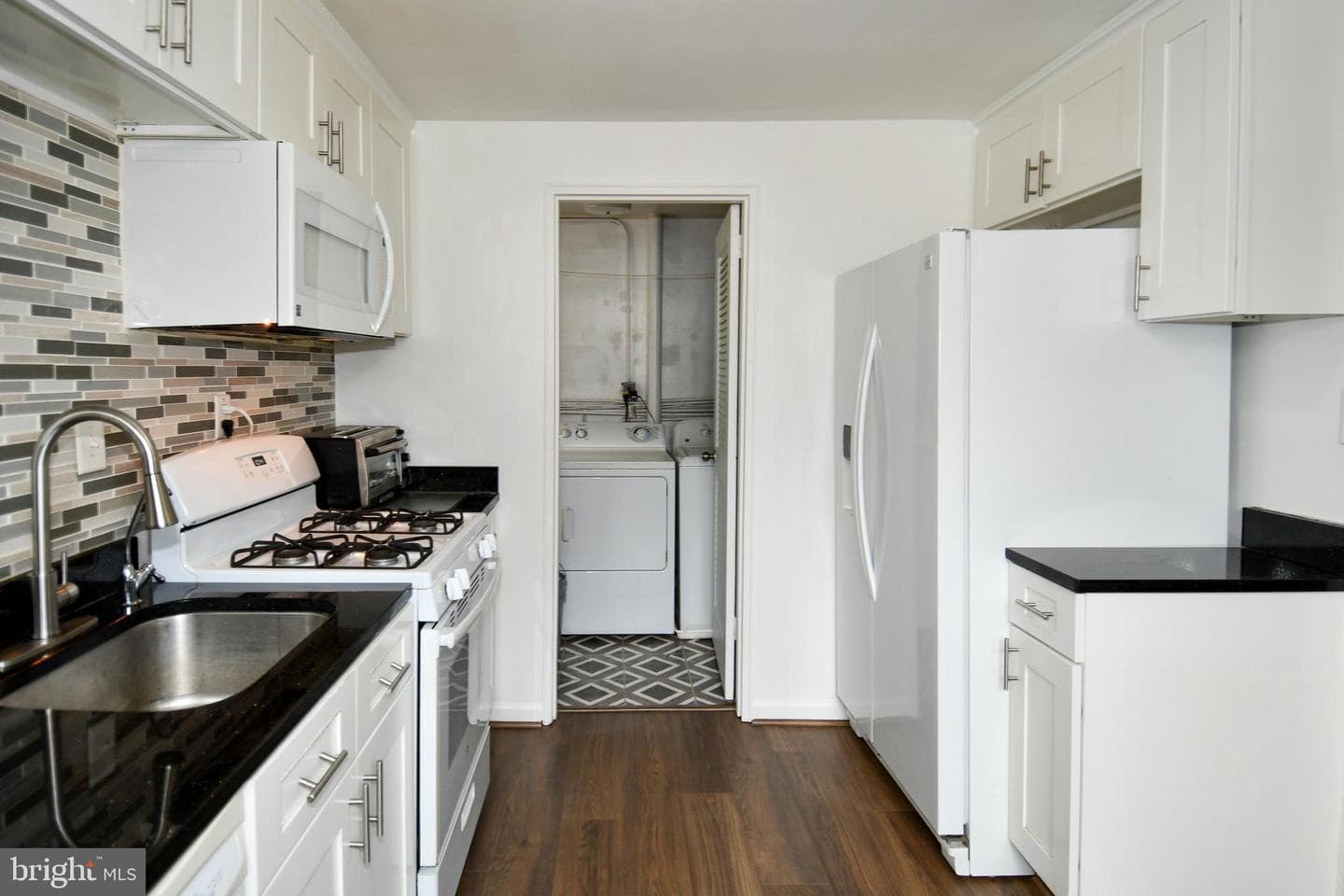 1011 Londonderry Drive photo 12