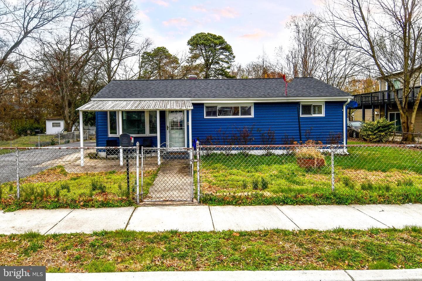 1011 Londonderry Drive photo 2