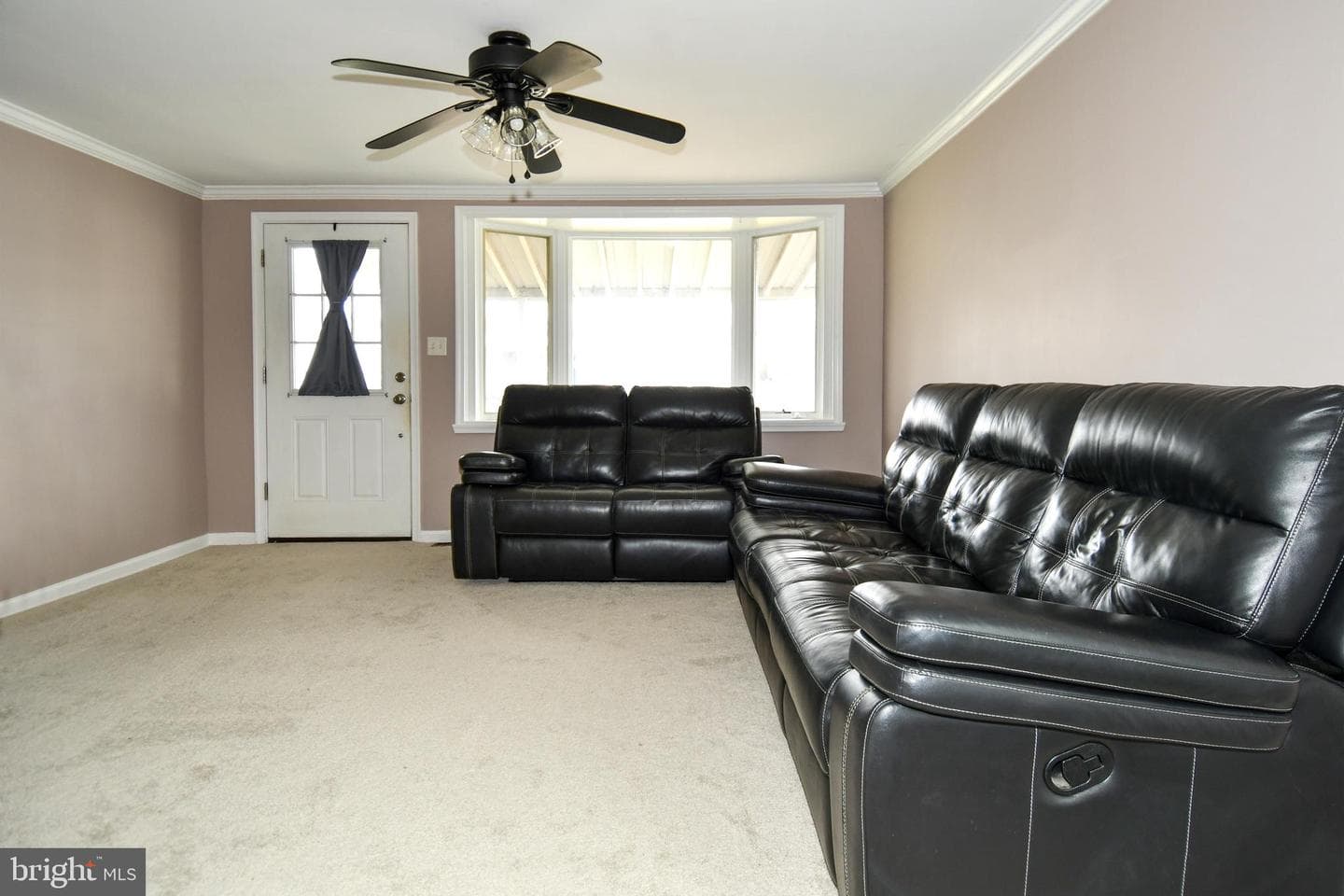 1011 Londonderry Drive photo 3