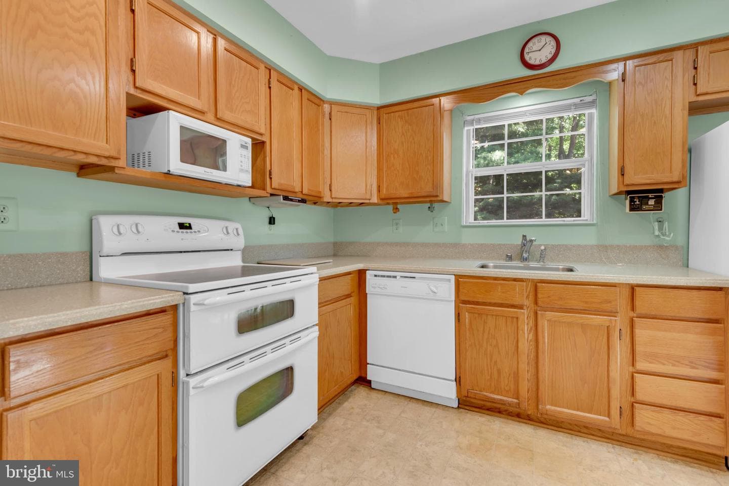 285 Shakespeare Drive photo 21