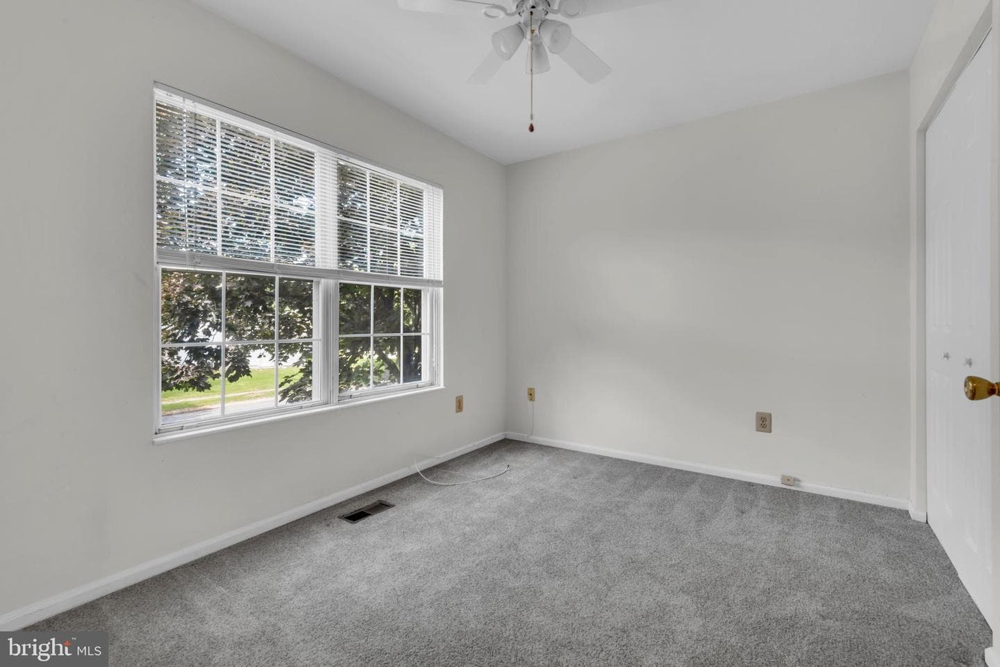 285 Shakespeare Drive photo 33