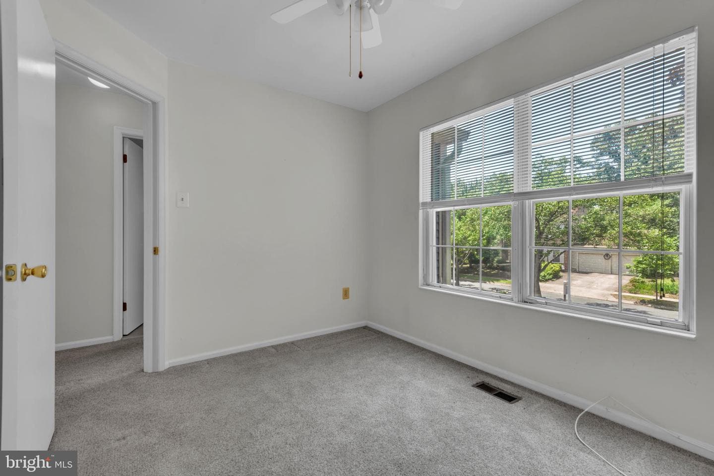 285 Shakespeare Drive photo 34