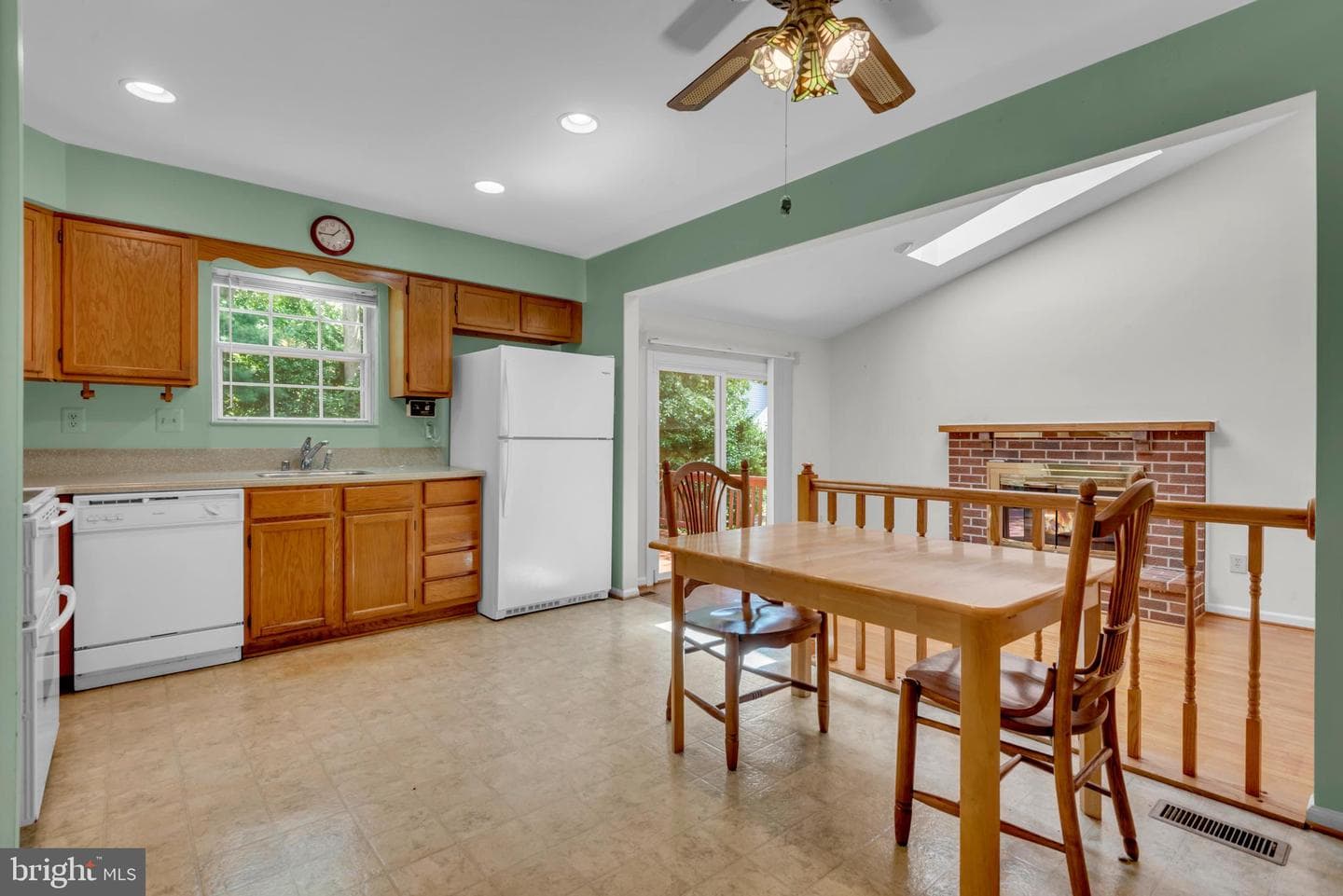 285 Shakespeare Drive photo 5