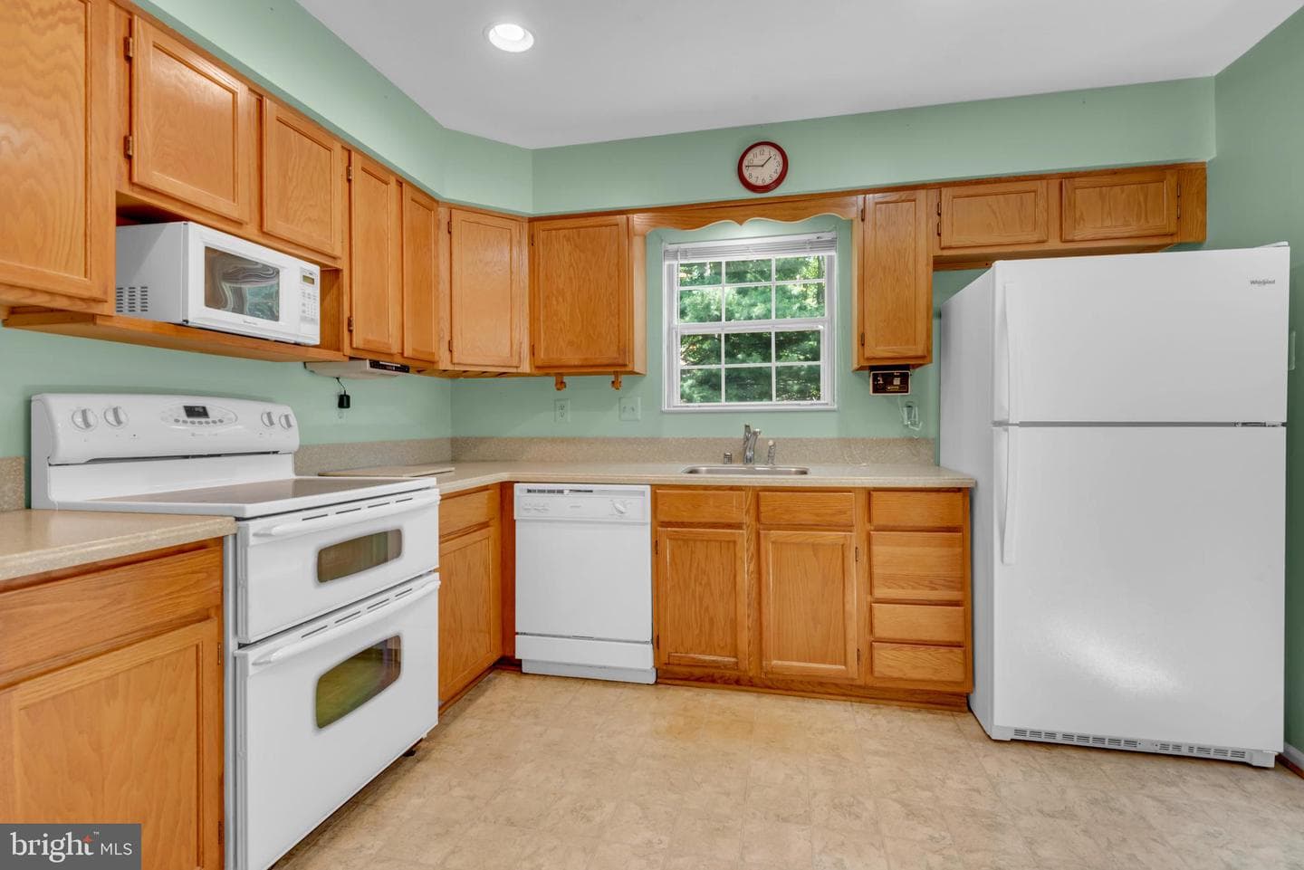 285 Shakespeare Drive photo 9