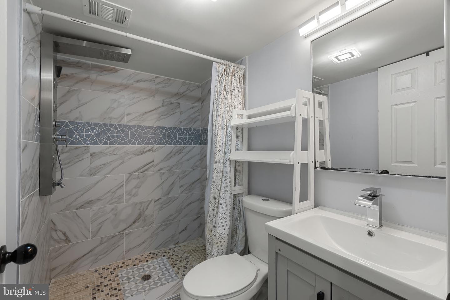 109 Herbert Court photo 32