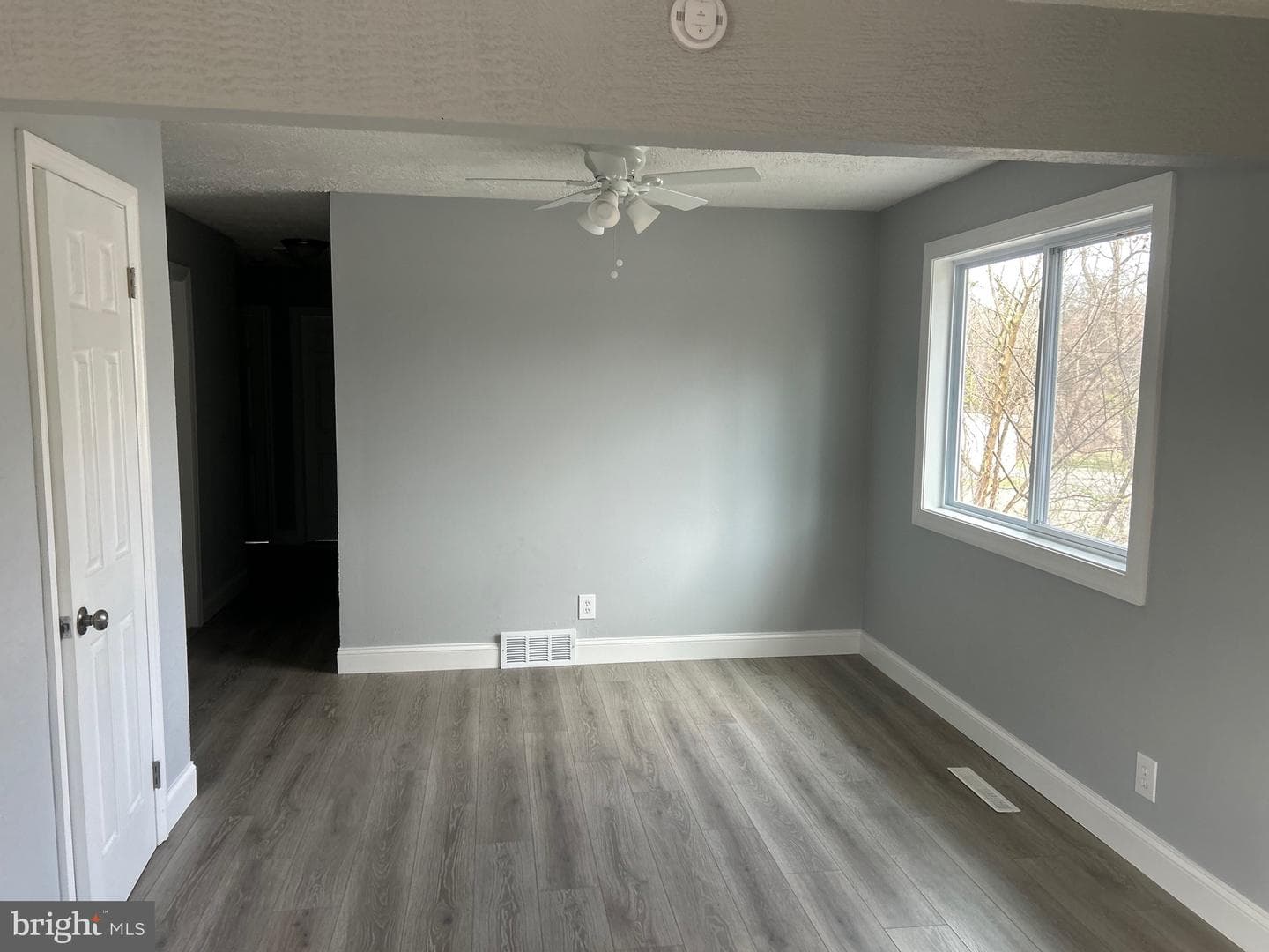 212 Sycamore Road photo 4