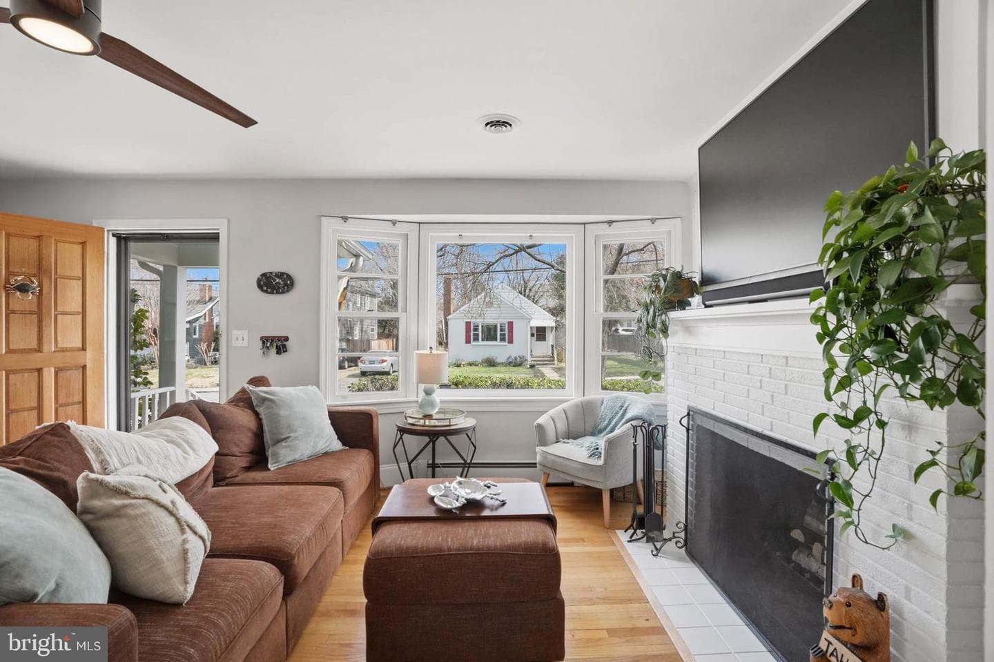 11 Glen Avenue N photo 3