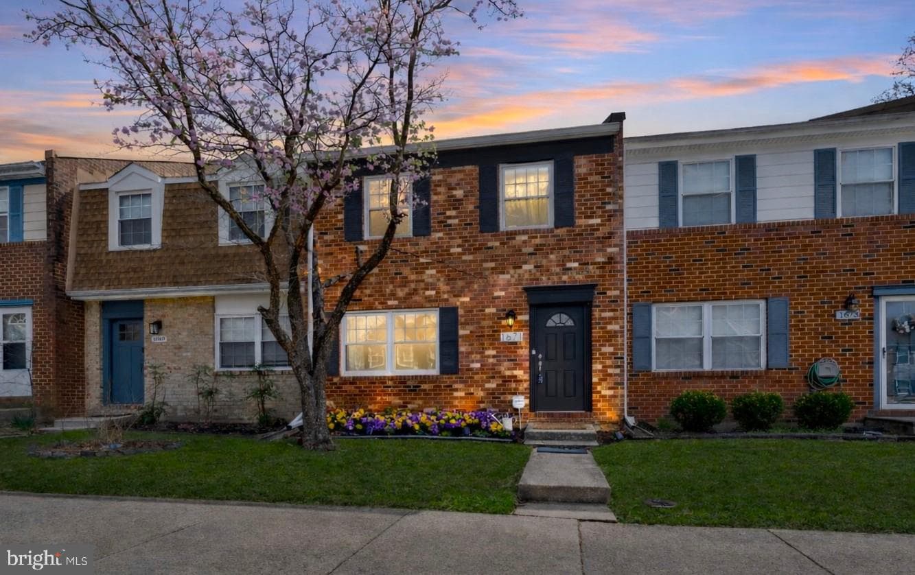1671 Yorktown Court