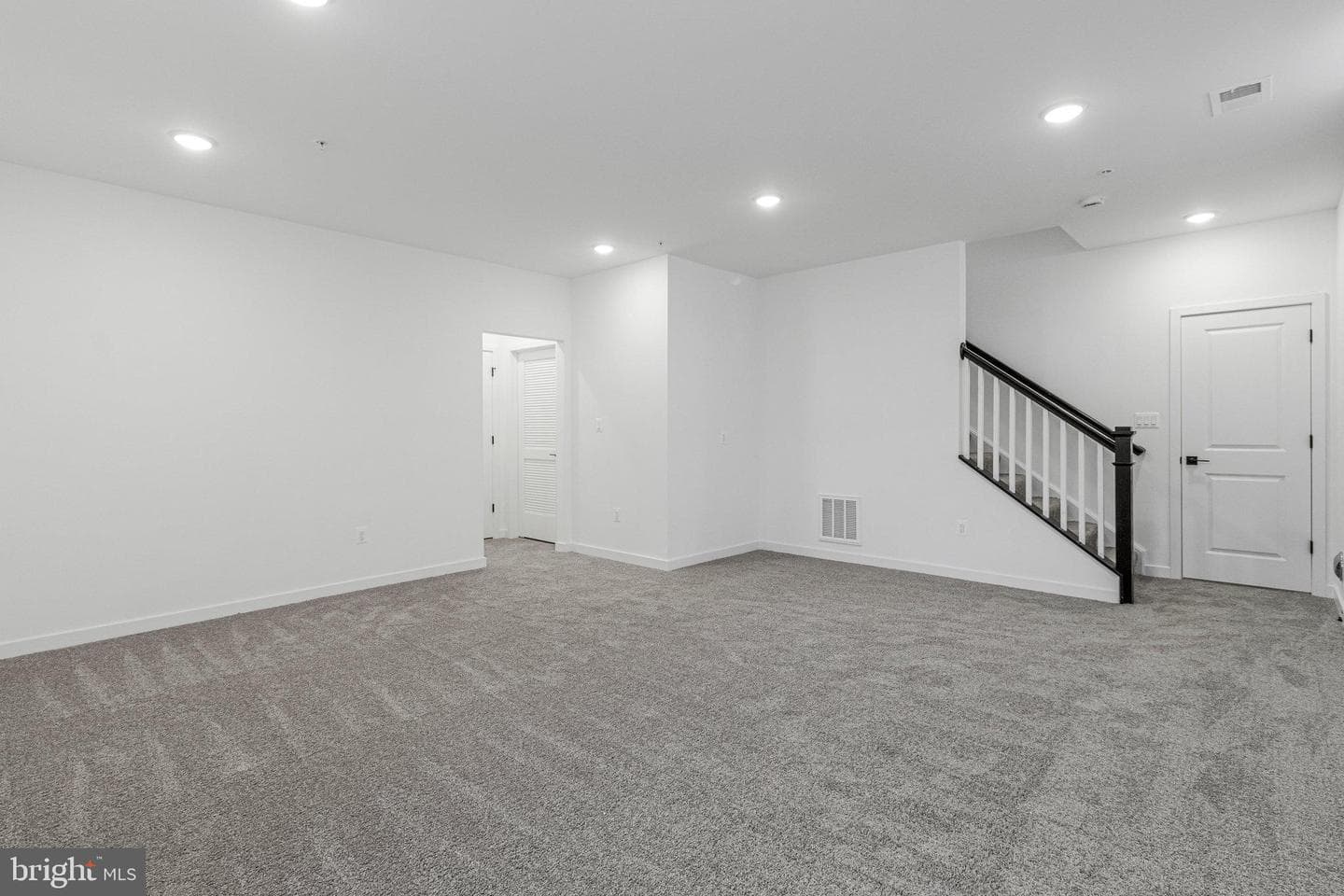 5726 Howard Drive photo 18