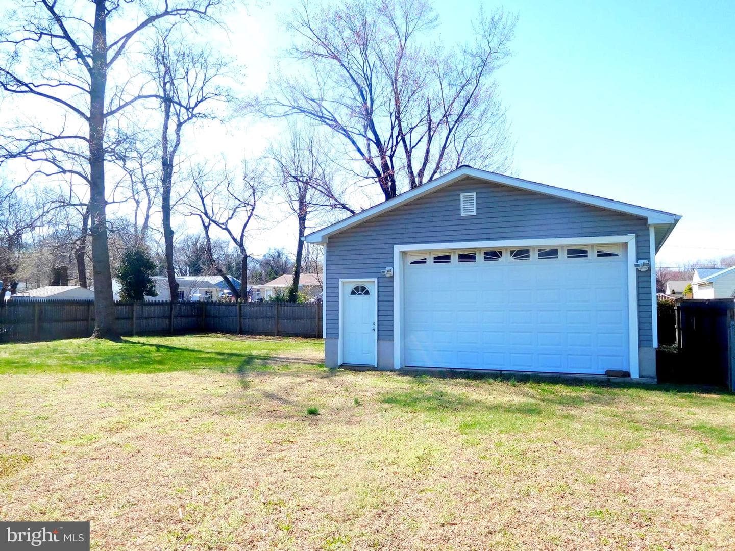 8384 Forest Drive photo 3