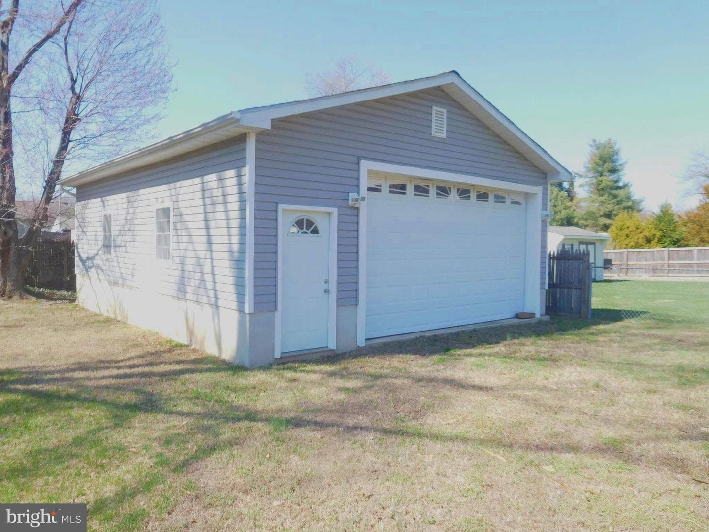 8384 Forest Drive photo 4