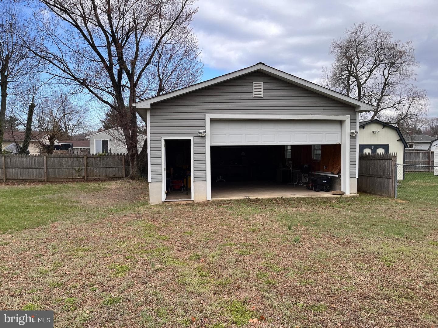 8384 Forest Drive photo 5
