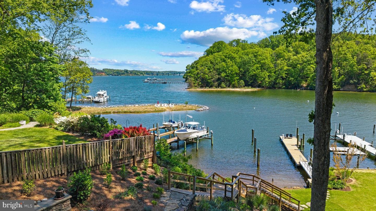 327 Riverview Trail, Annapolis