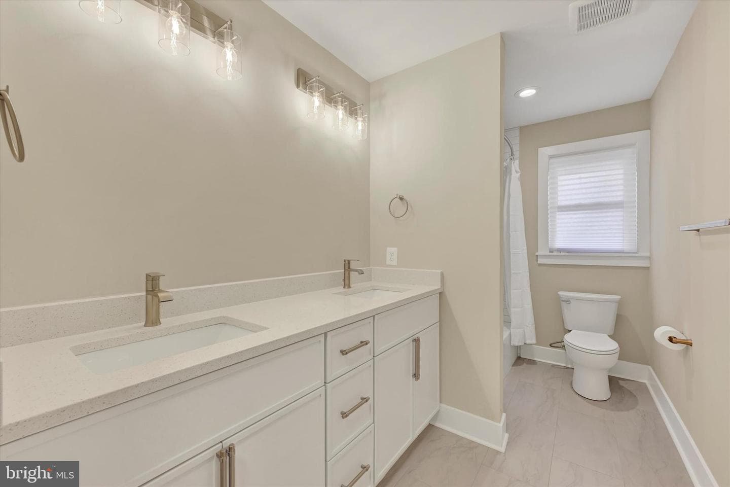 1254 Sheridan Road photo 16