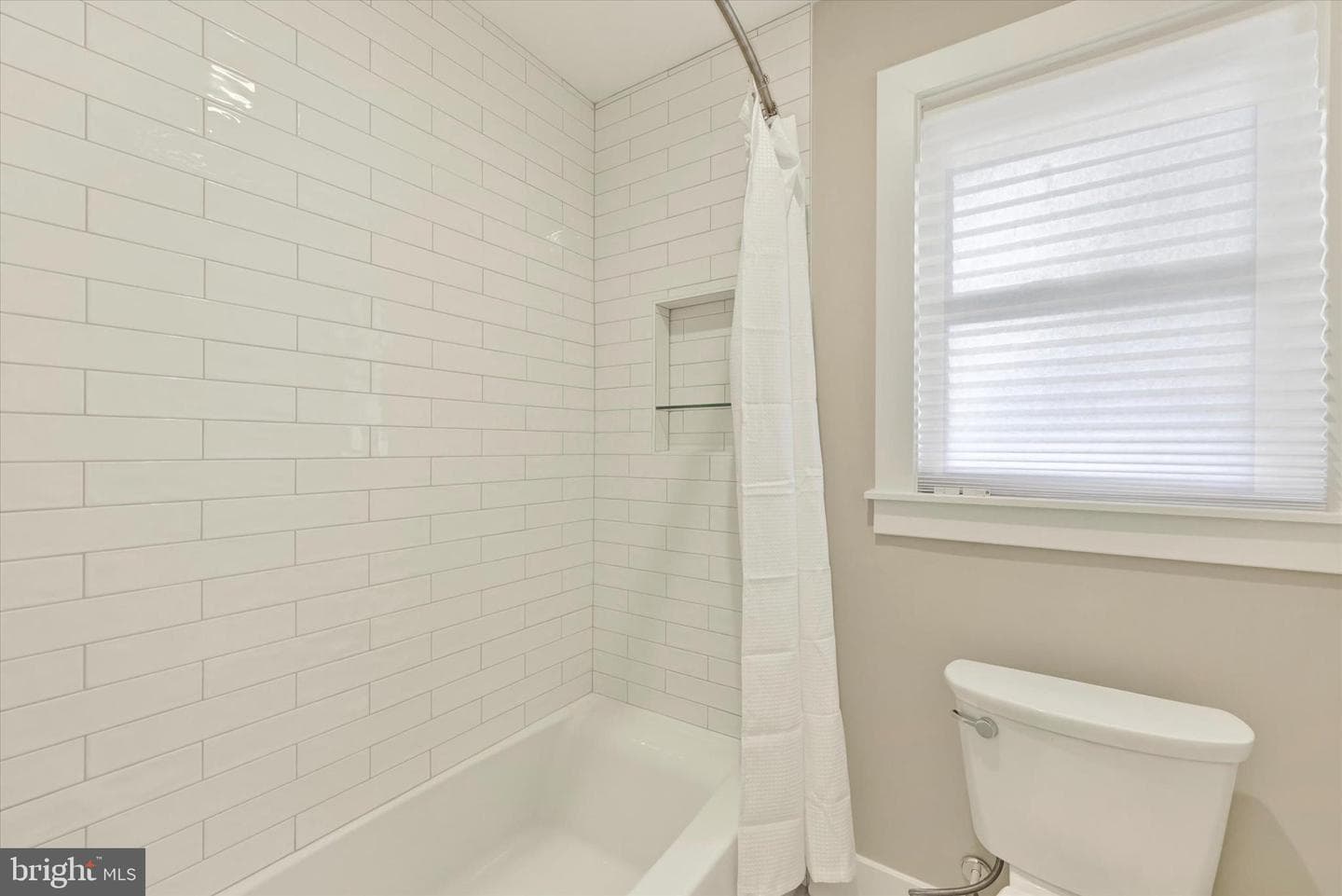 1254 Sheridan Road photo 17