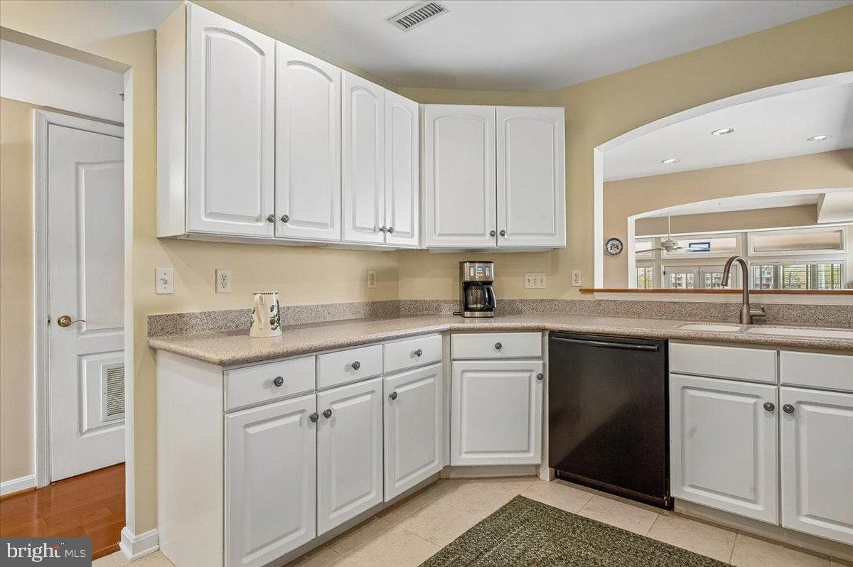 7001 Clinton Court #7b photo 18