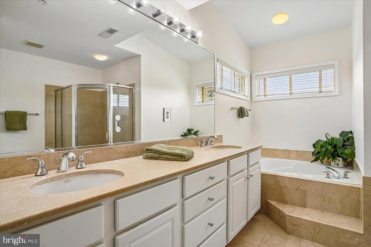 7001 Clinton Court #7b photo 28