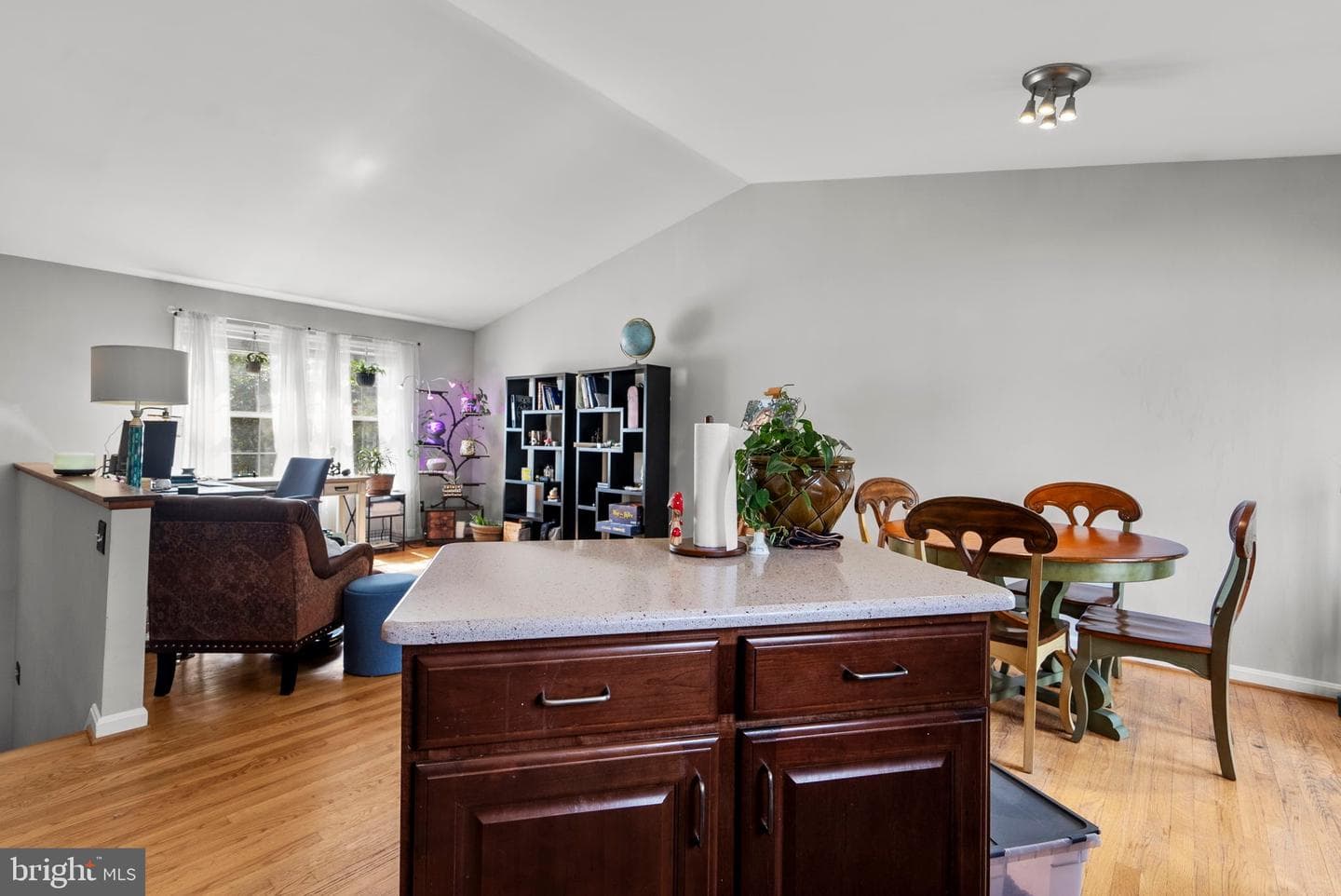 816 Valley Drive photo 8
