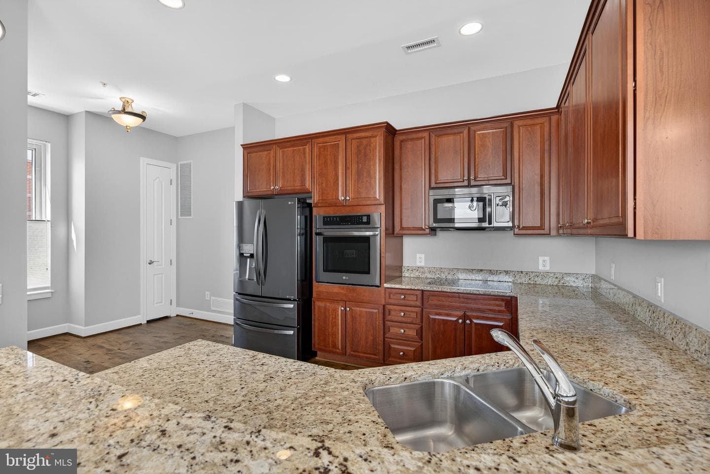1915 Towne Centre Boulevard #403 photo 21