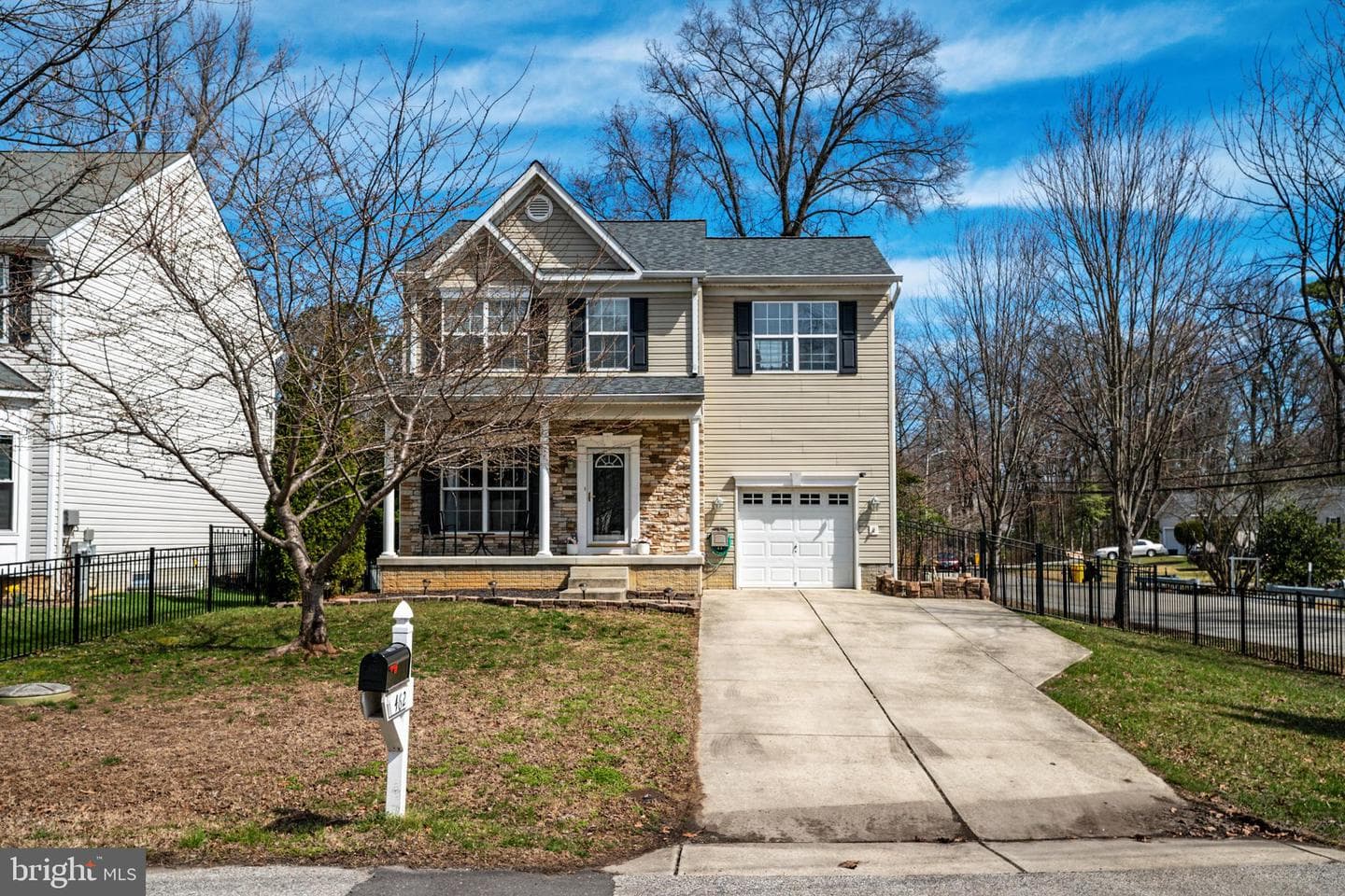 462 Lincoln Drive photo 3