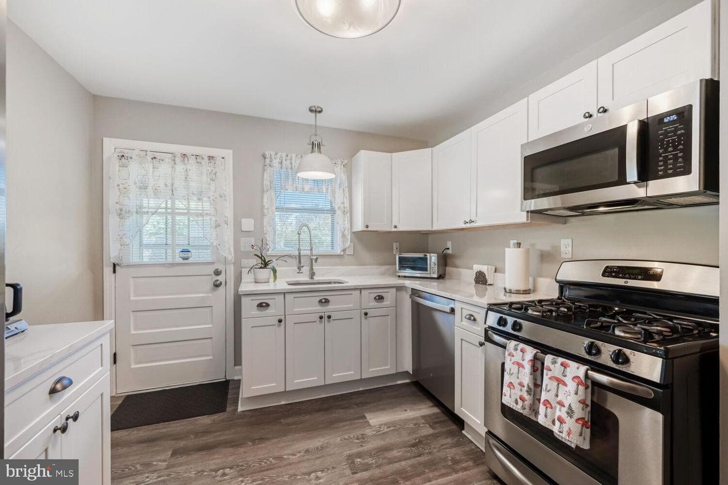 5711 Redmond Street photo 11