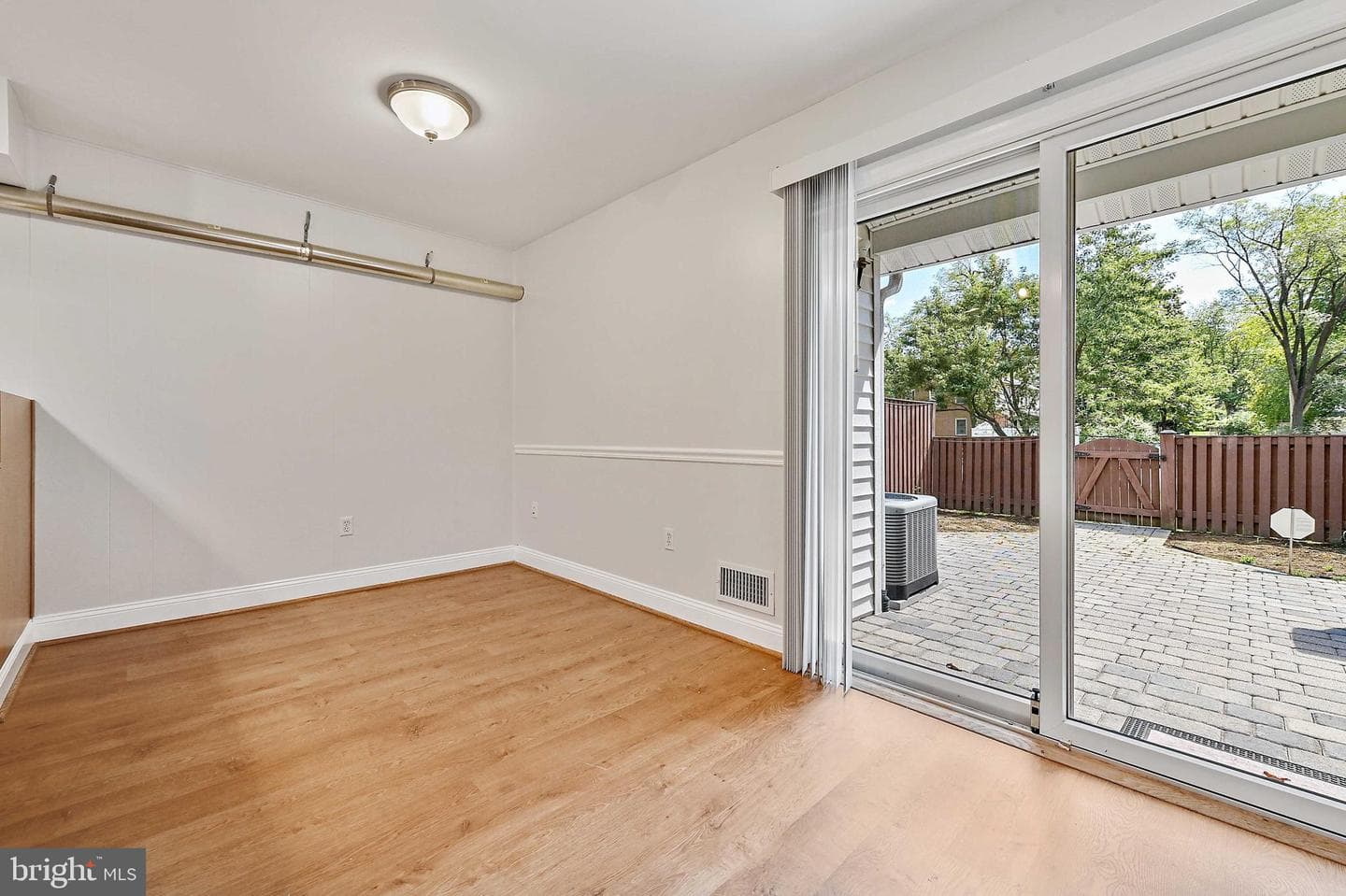 130 Dumbarton Drive photo 12
