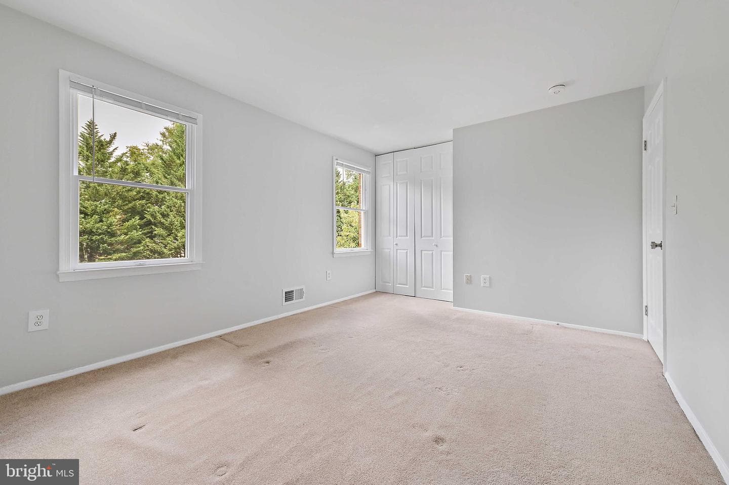 130 Dumbarton Drive photo 27