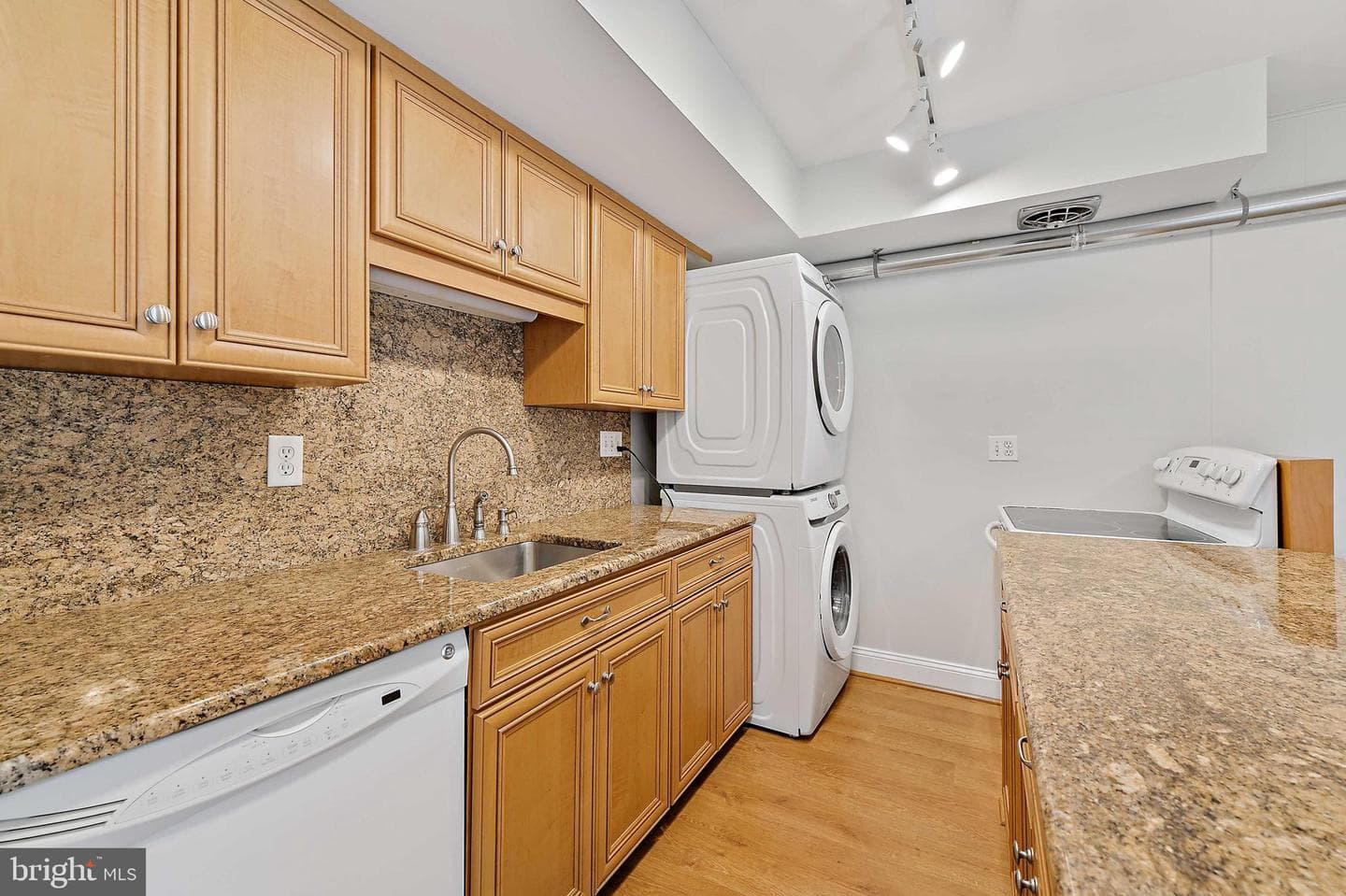 130 Dumbarton Drive photo 8