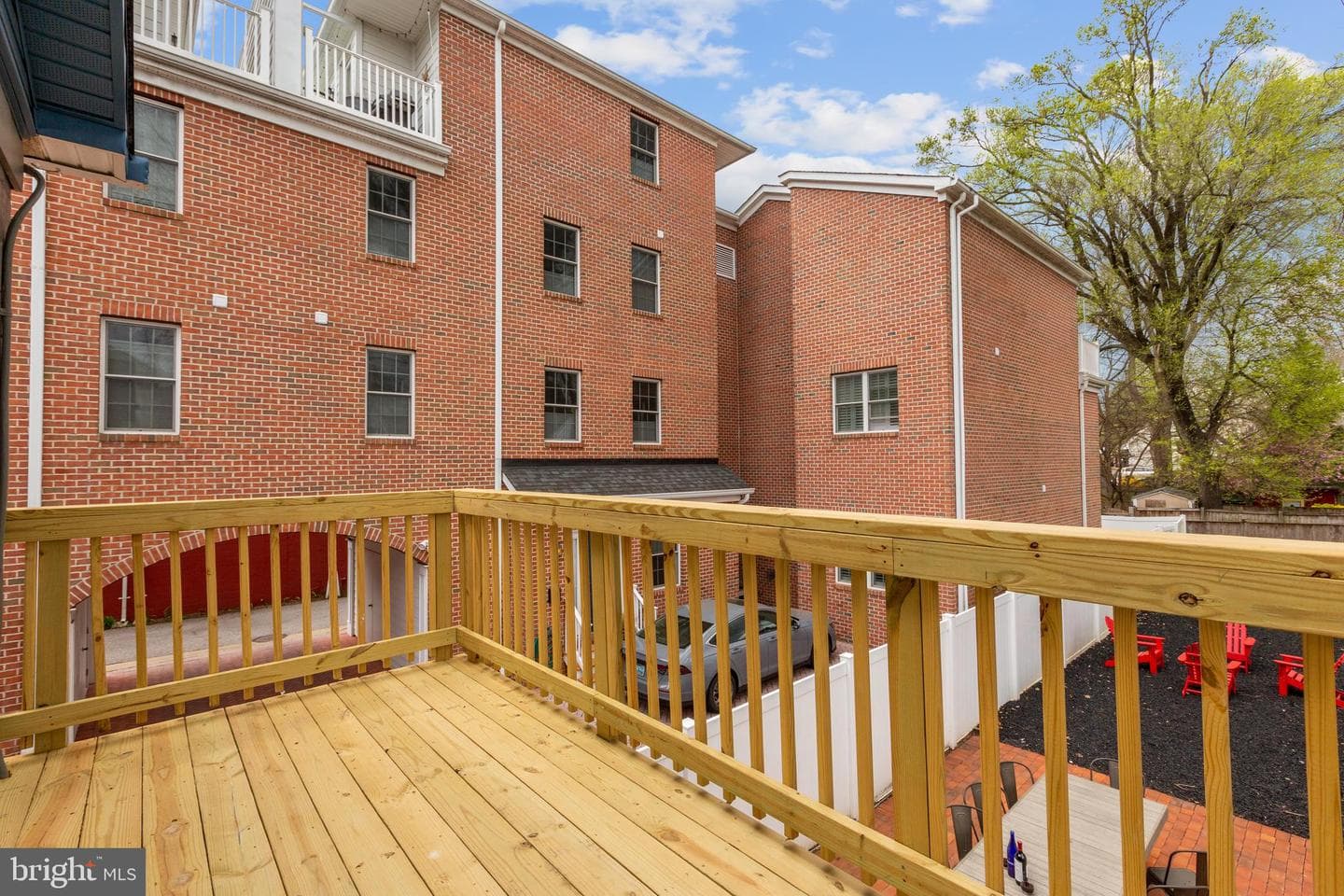 220 West Street photo 20