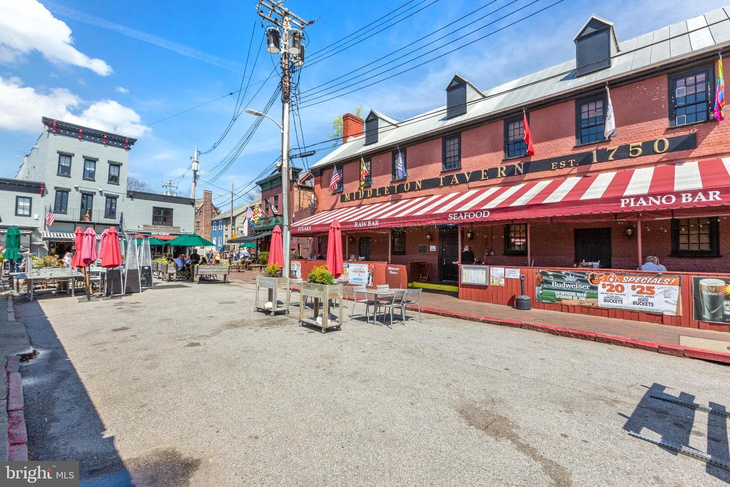 220 West Street photo 32