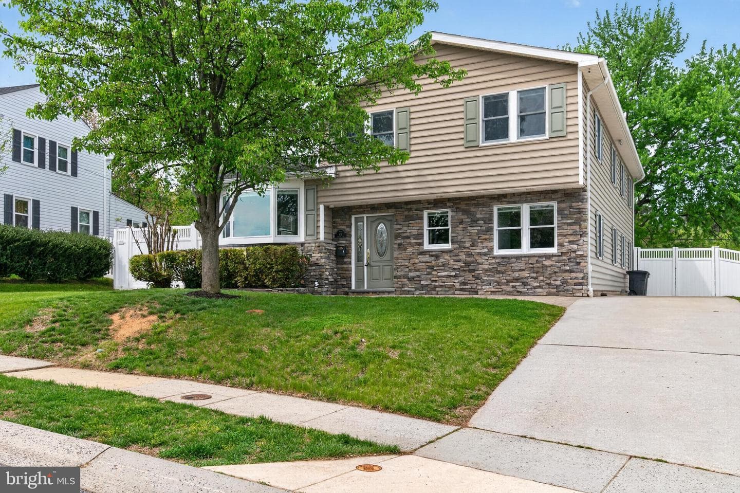 416 Sudbury Road photo 2