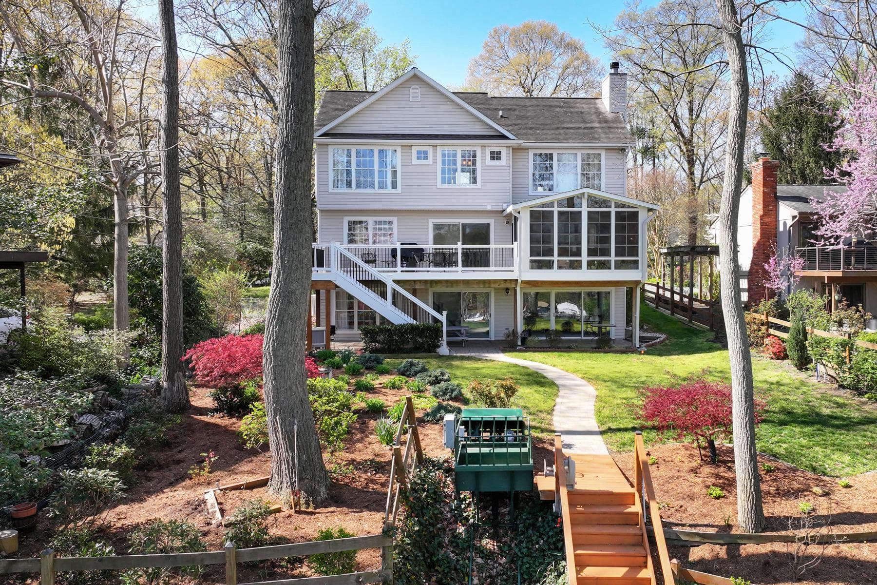 928 Waterview Drive photo 3