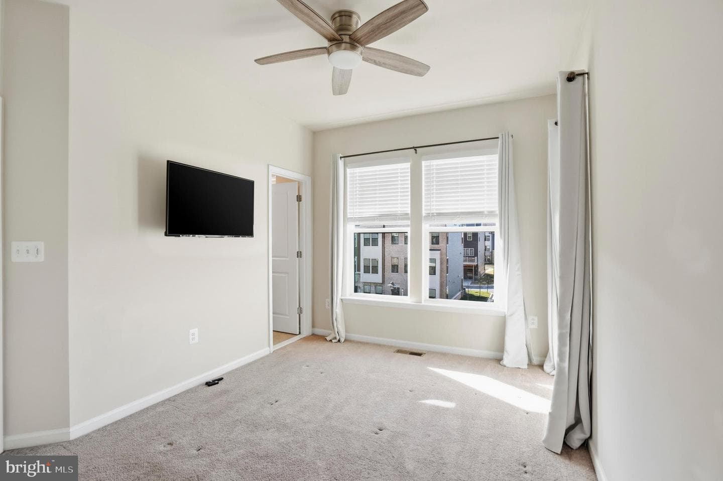 211 Narrowleaf Way photo 21