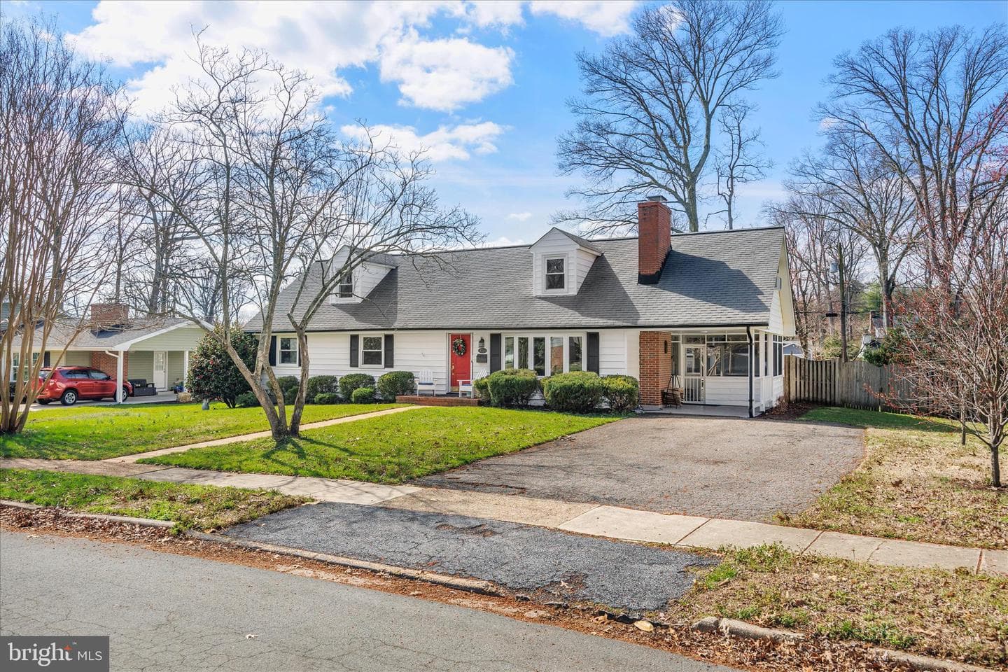 811 Teakwood Drive photo 3